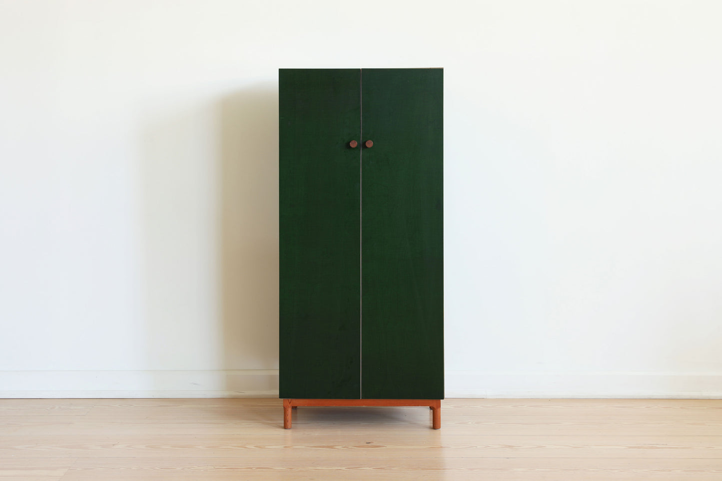 Color Fin Cabinet_In Stock