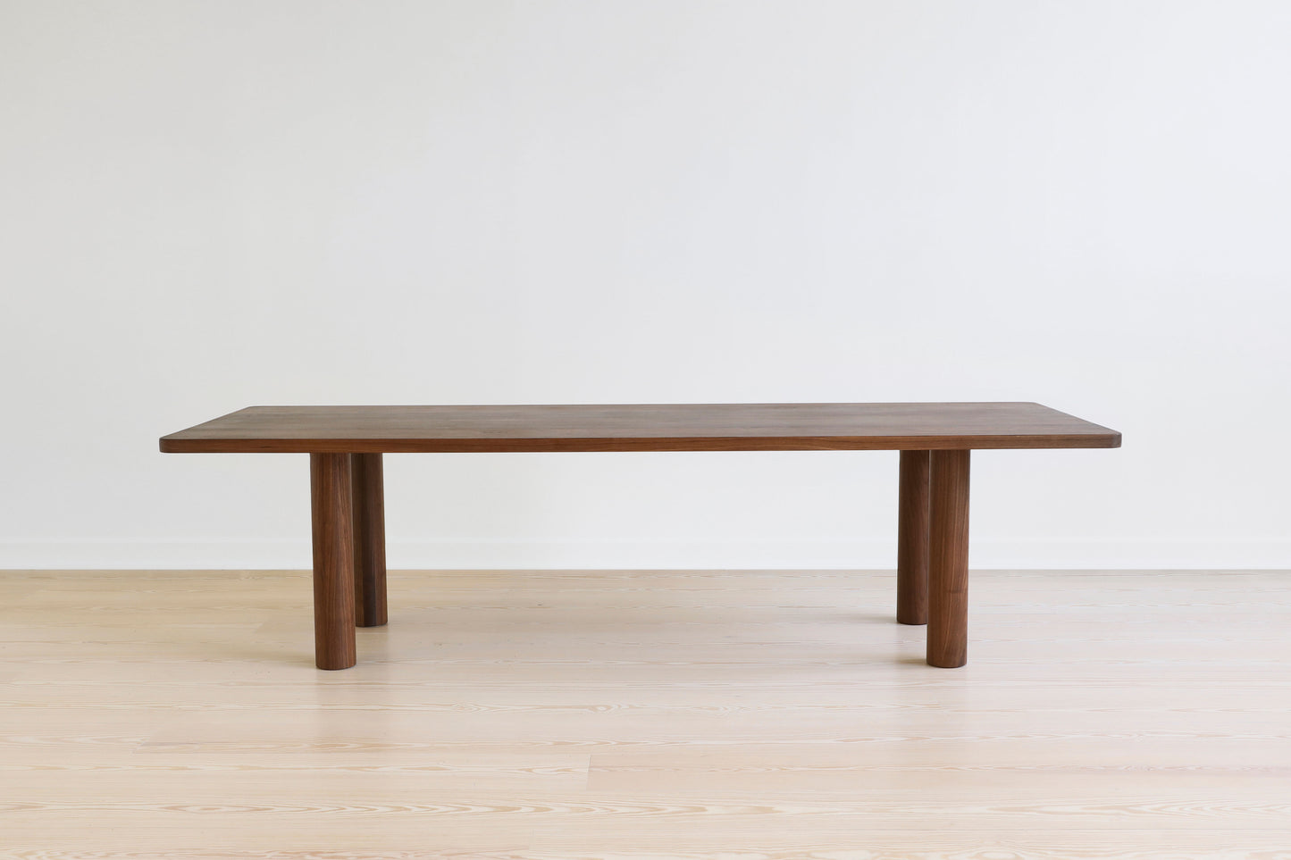 COLUMN DINING TABLE Central Leg