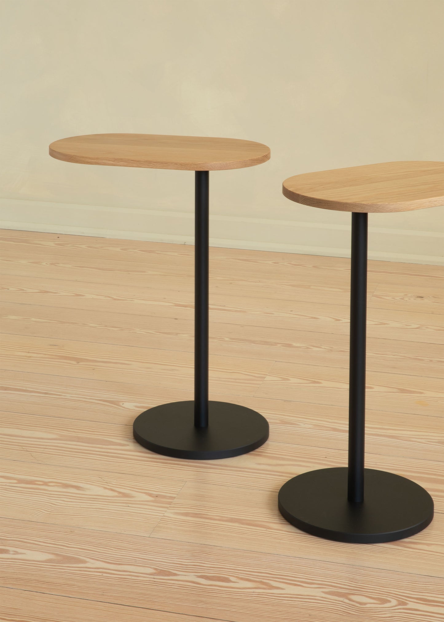 STRATA SIDE TABLE Metal