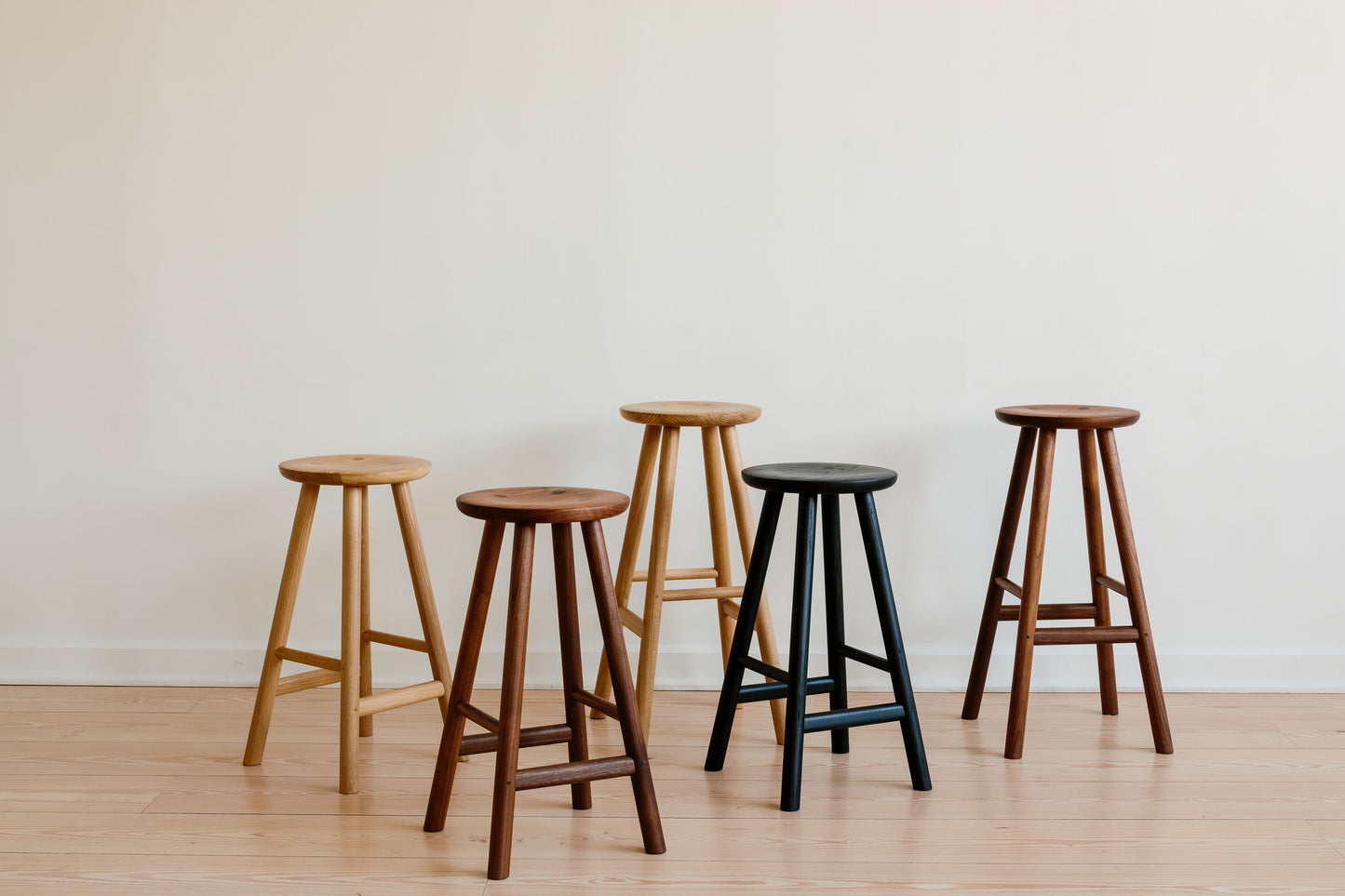 BACKLESS RANGE STOOL Bar & Counter