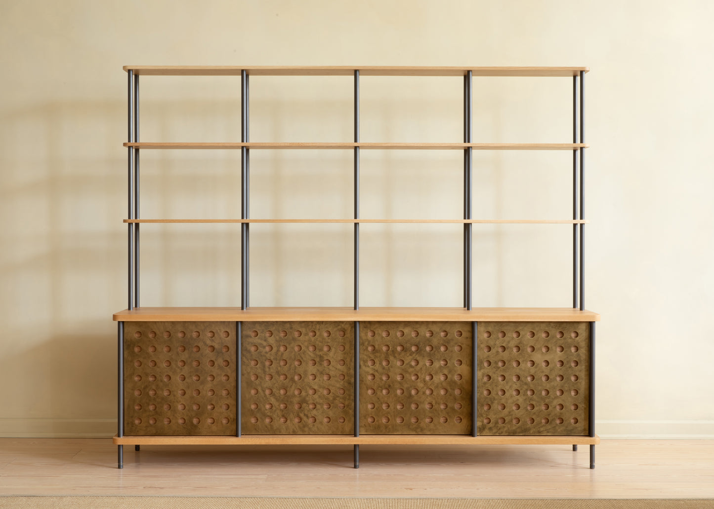 STRATA HUTCH Four Bay