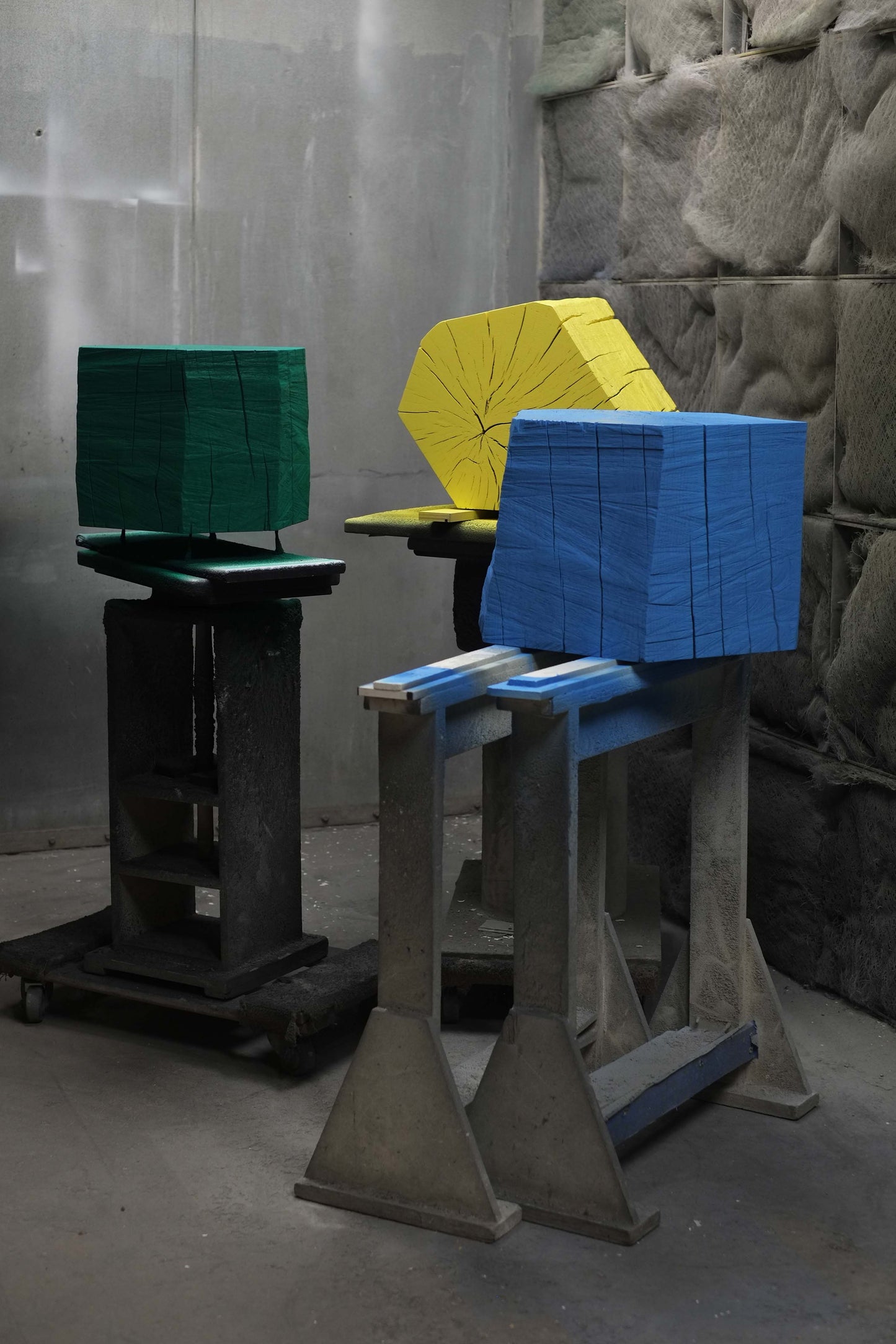 CHAINSAW SIDE TABLE / STOOL