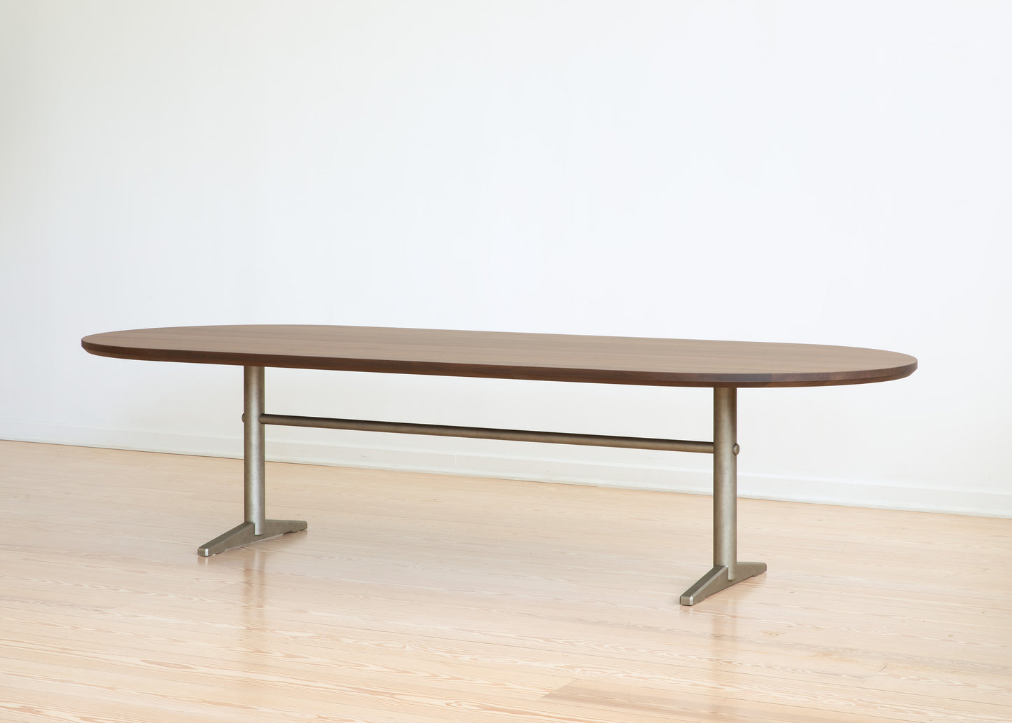 PILLAR DINING TABLE Racetrack