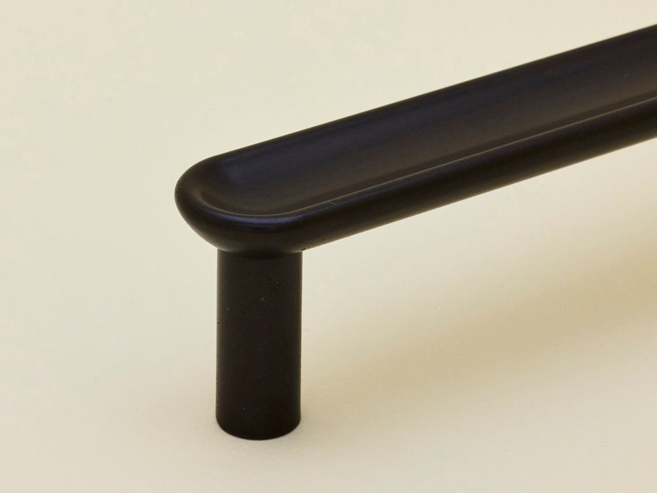 CONCAVE APPLIANCE PULLS - Brass