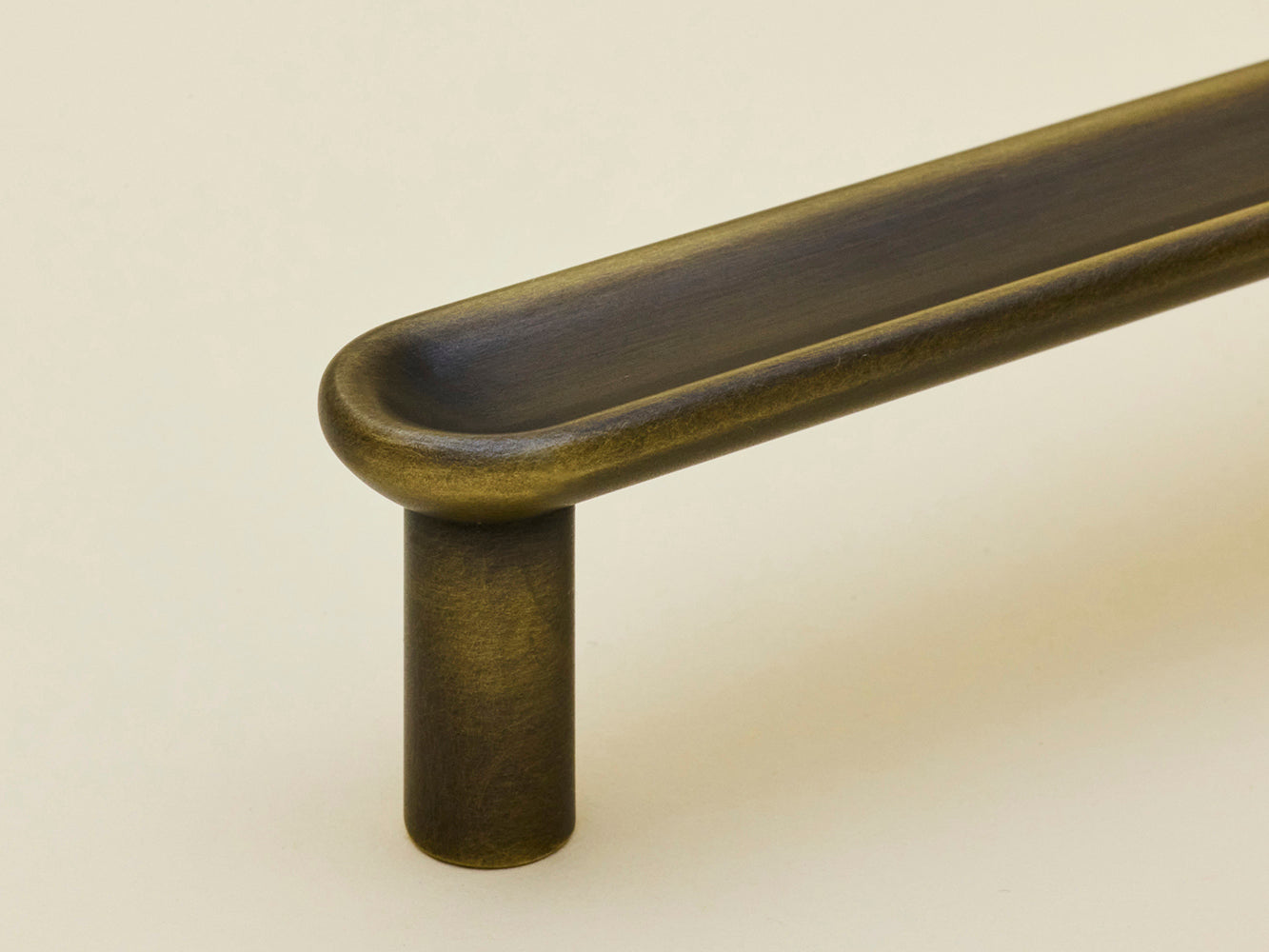 CONCAVE APPLIANCE PULLS - Brass