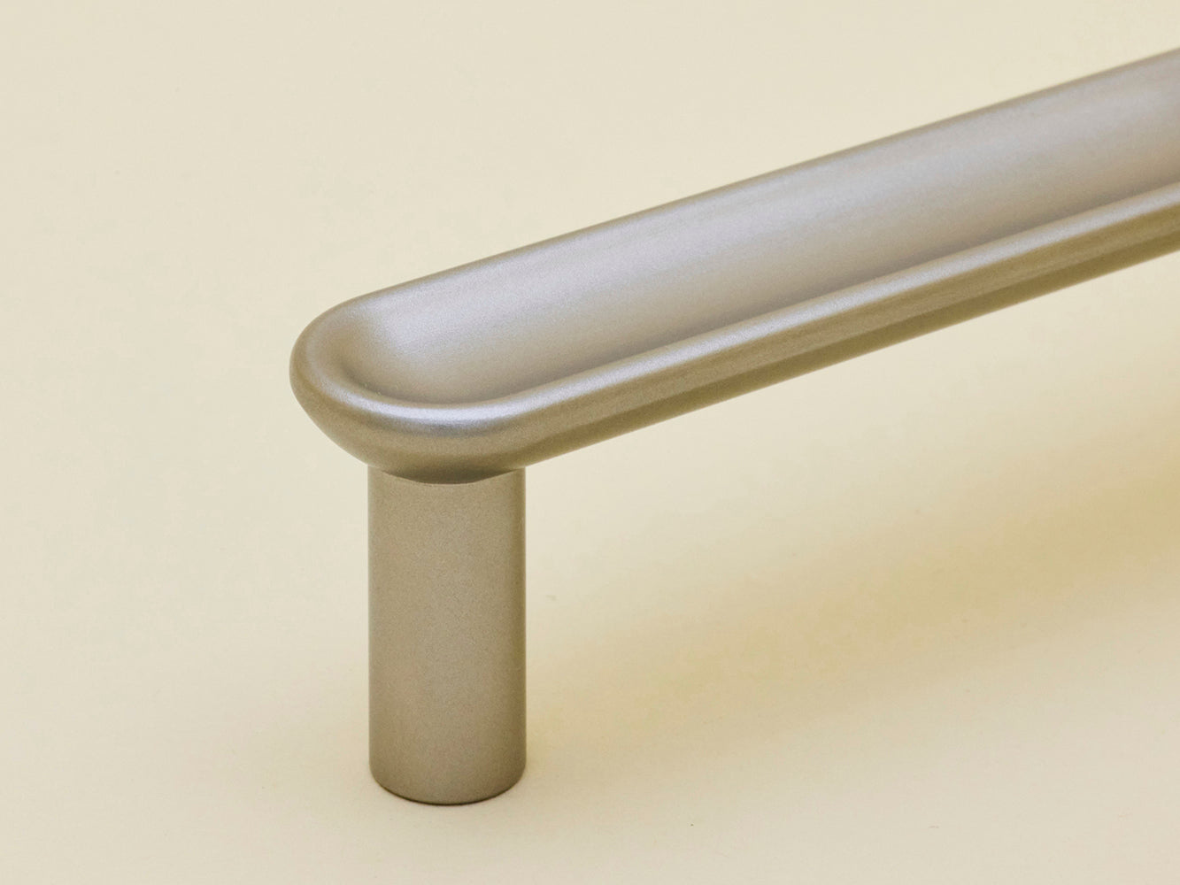 CONCAVE APPLIANCE PULLS - Brass