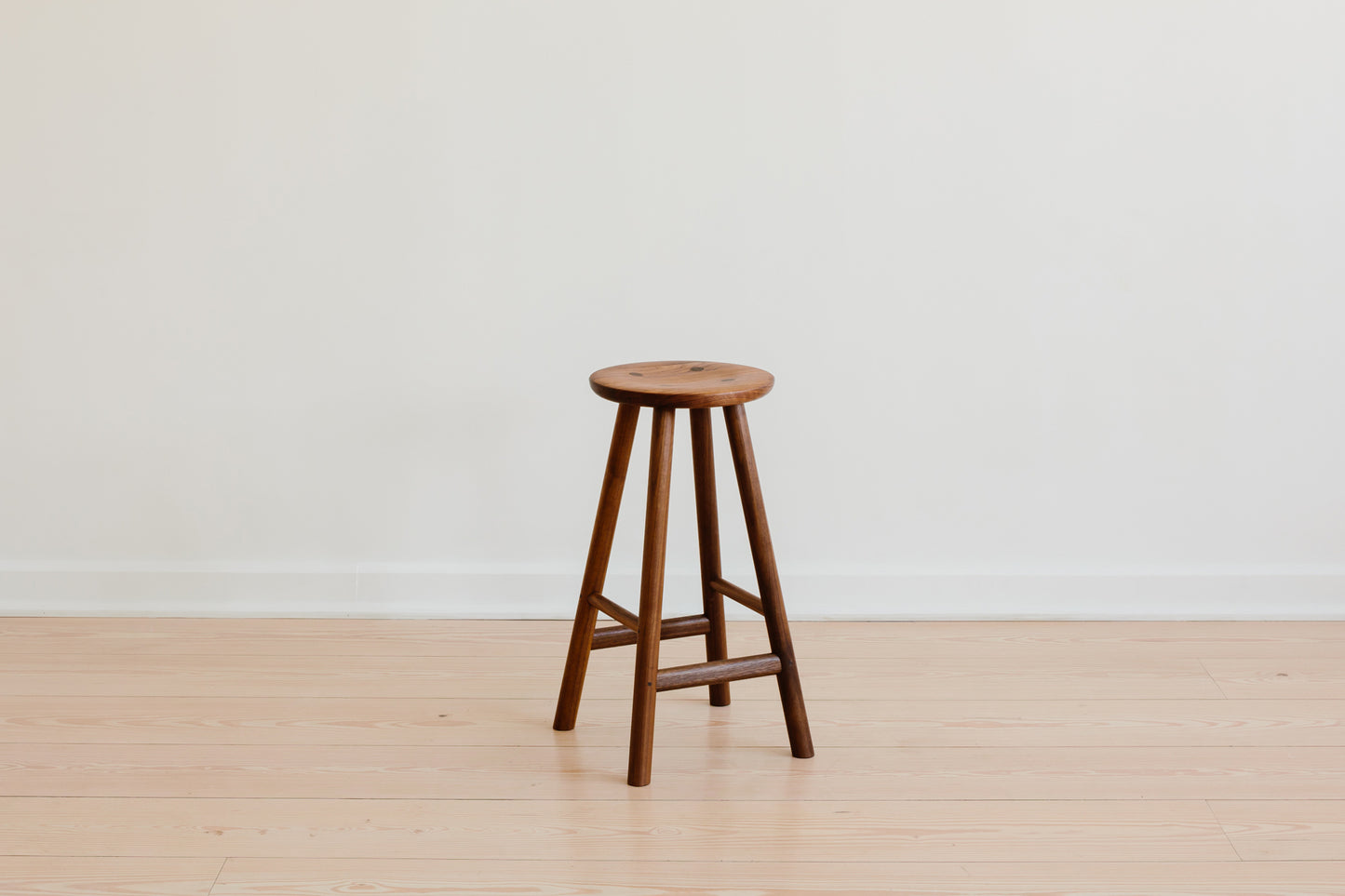 BACKLESS RANGE STOOL Bar & Counter