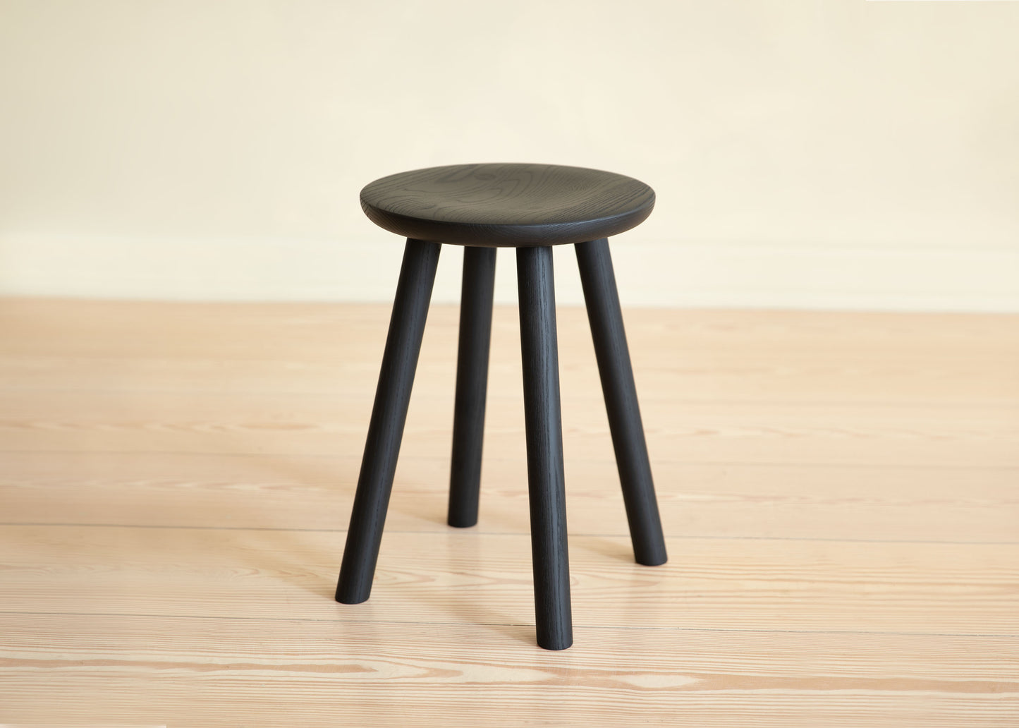 RANGE STOOL LOW Black - In Stock