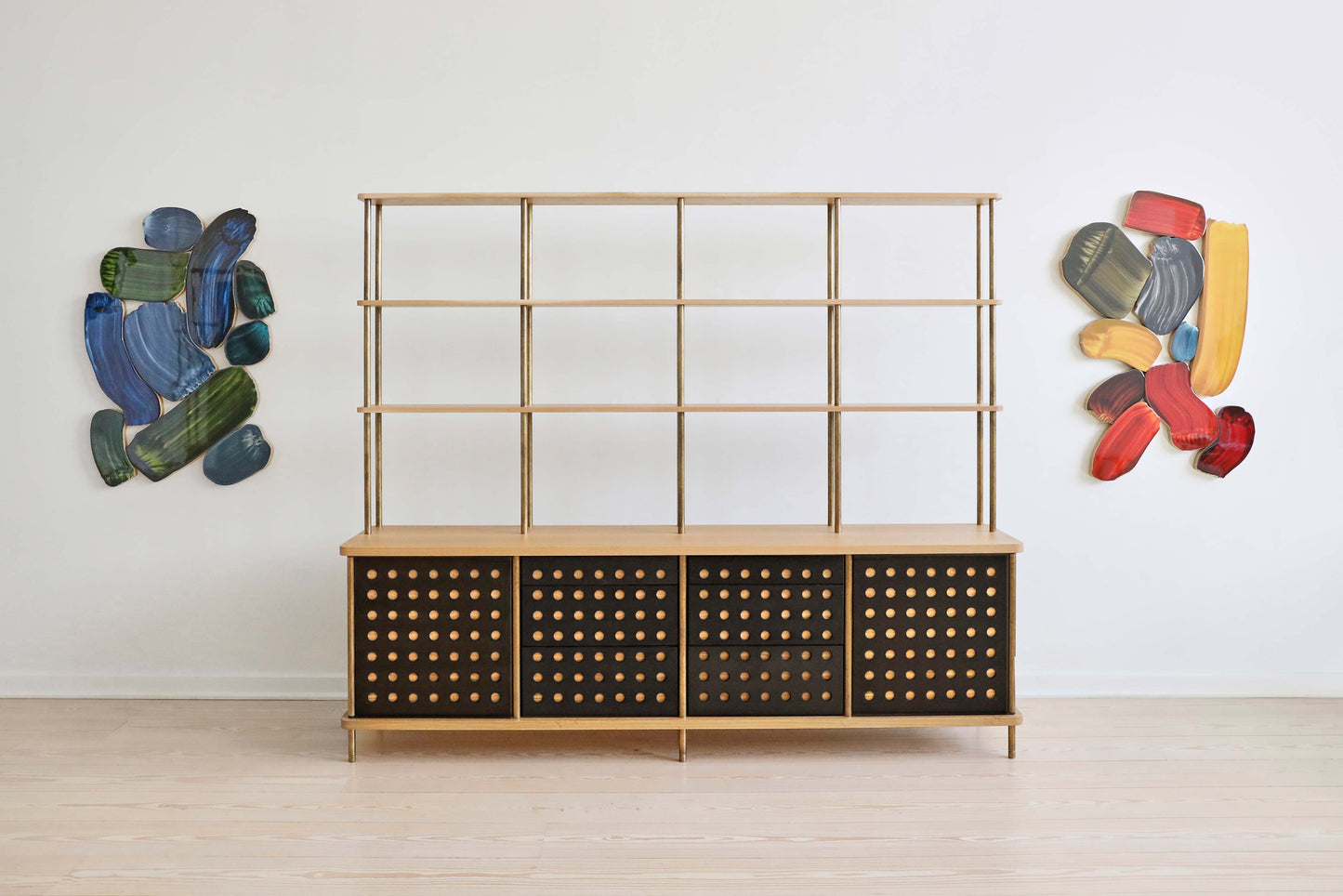 STRATA HUTCH Four Bay