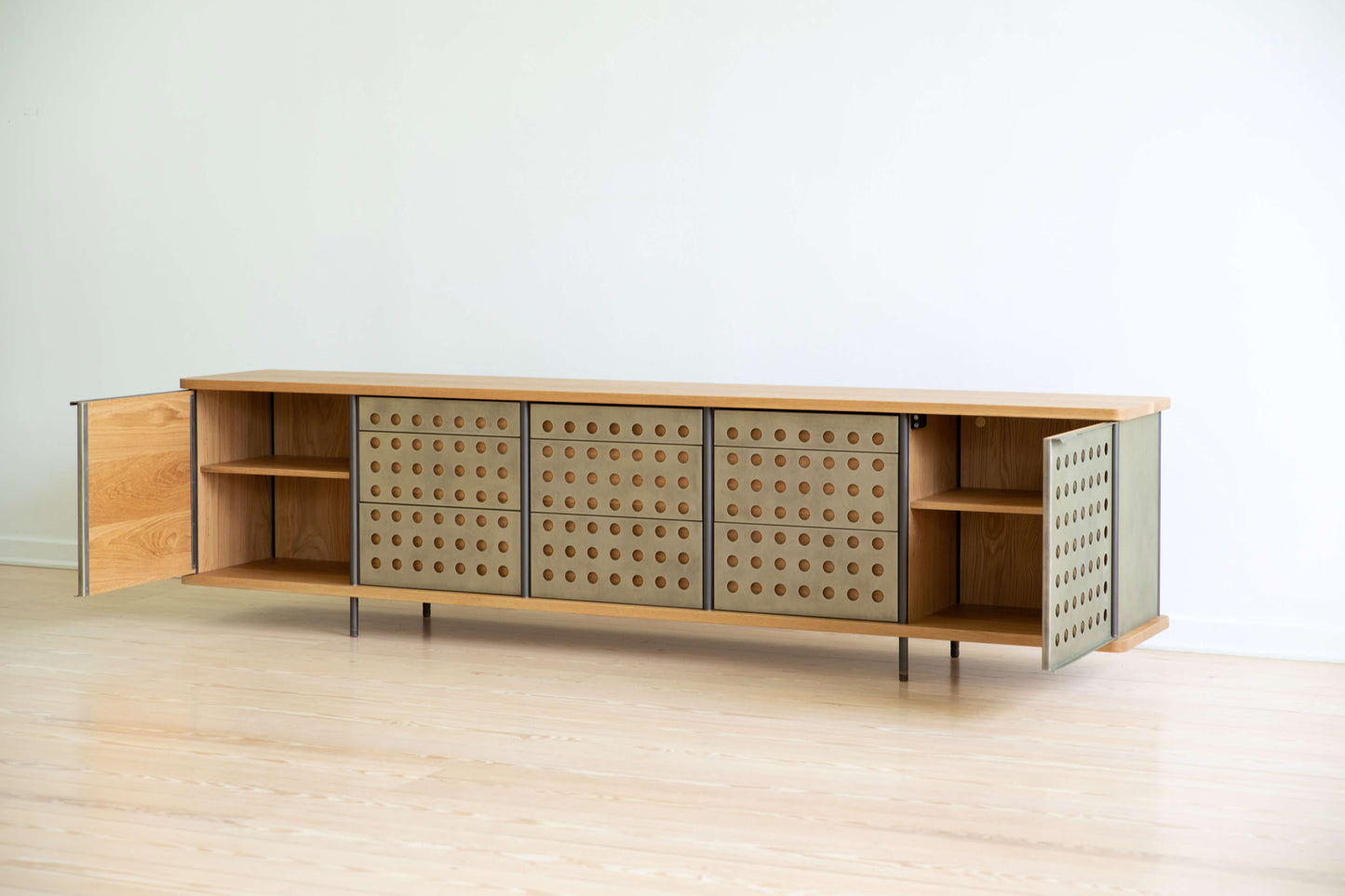 STRATA CREDENZA Five Bay