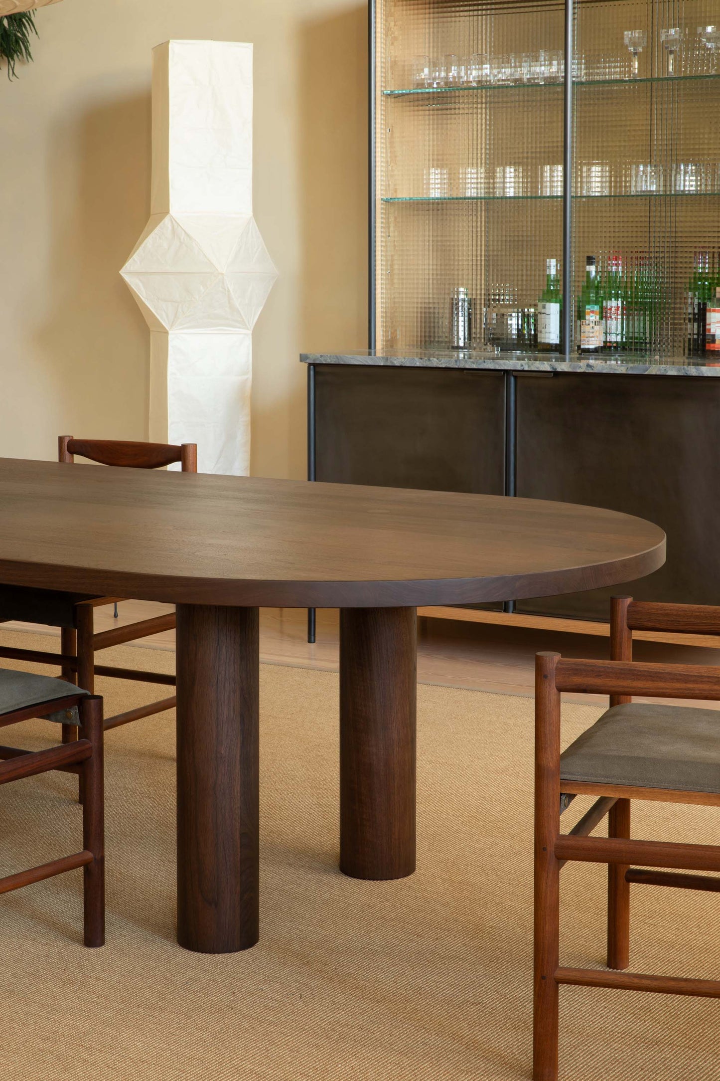 COLUMN DINING TABLE Central Leg