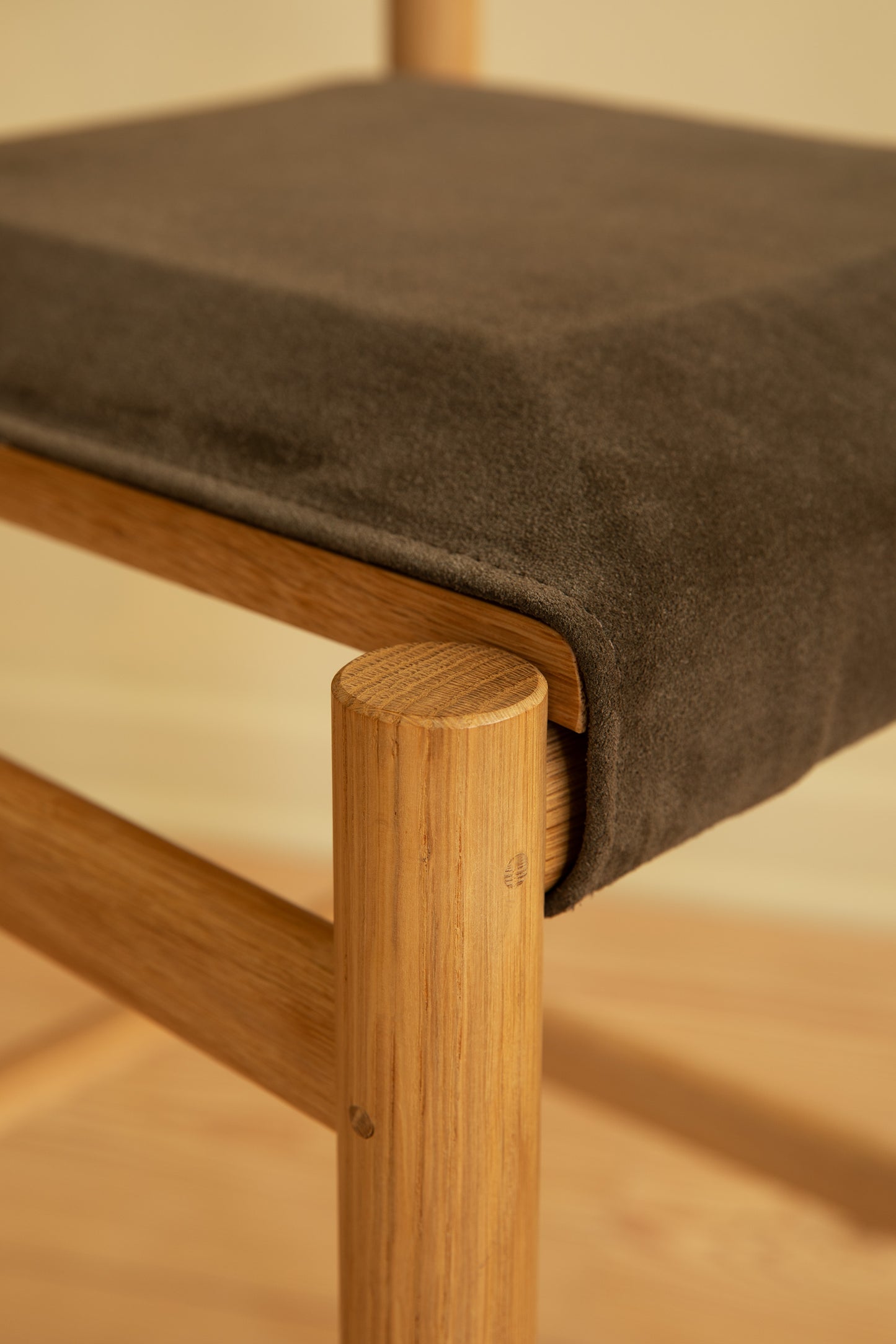 RANGE STOOLS Bar & Counter