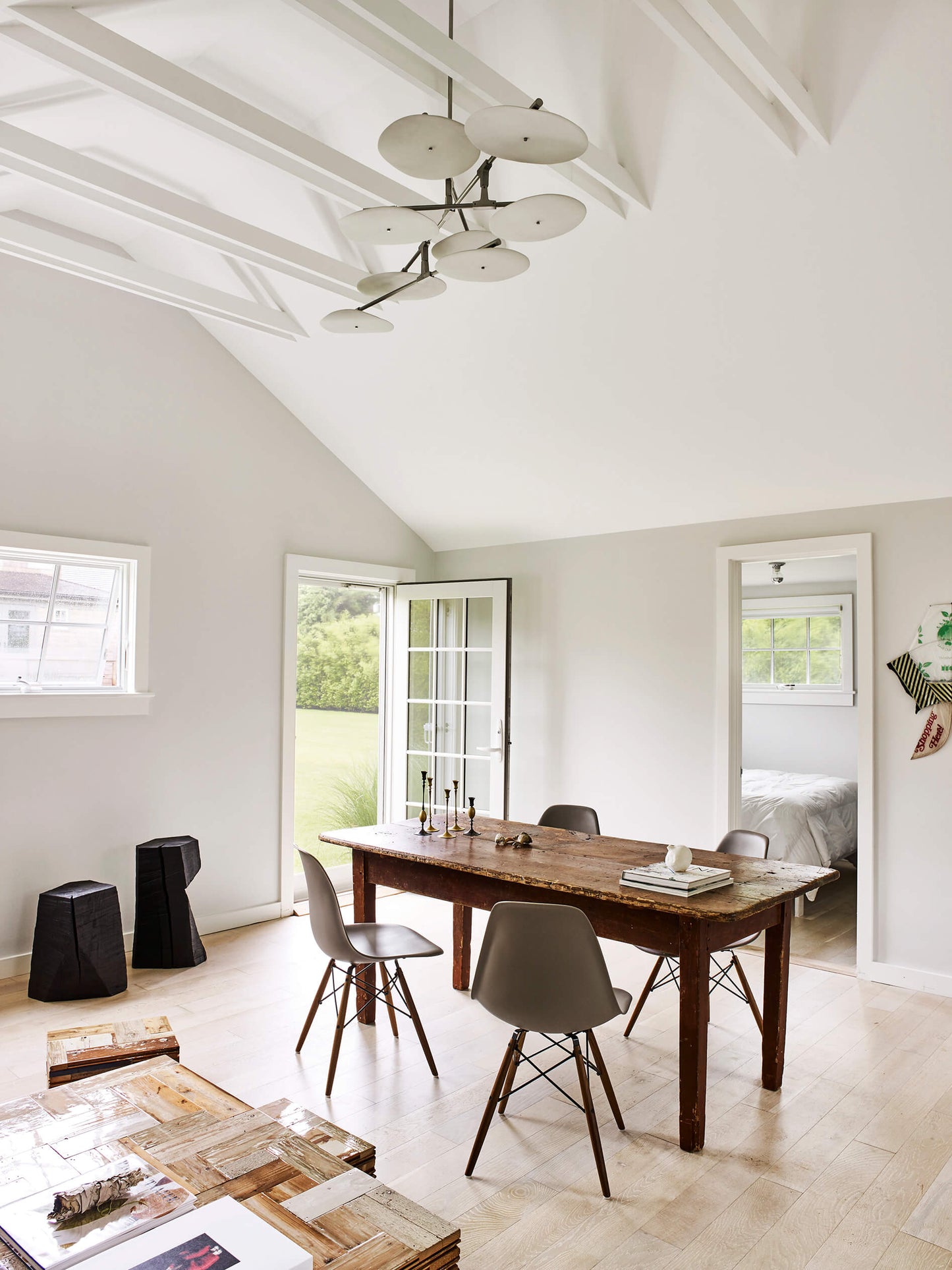 Stying: Helle Walsted.  Photo: Wichmann + Bendtsen Photography || Chainsaw Stools in Black