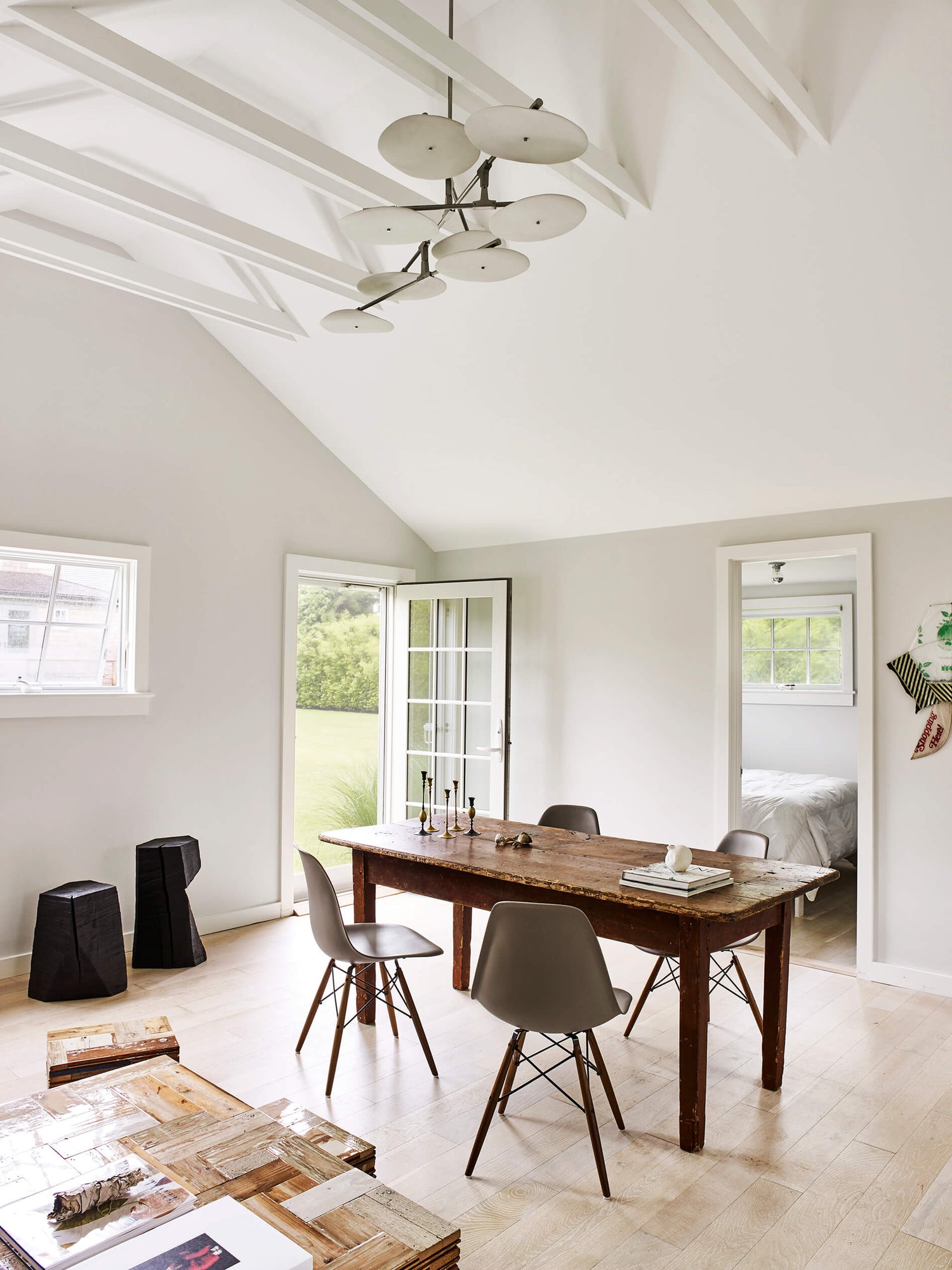 Stying: Helle Walsted.  Photo: Wichmann + Bendtsen Photography || Chainsaw Stools in Black