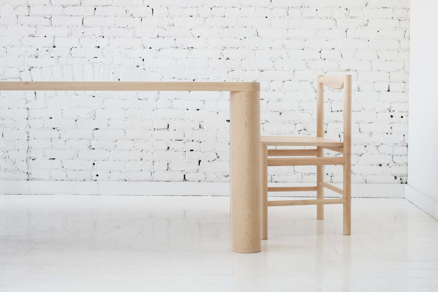 COLUMN DINING TABLE Corner Leg