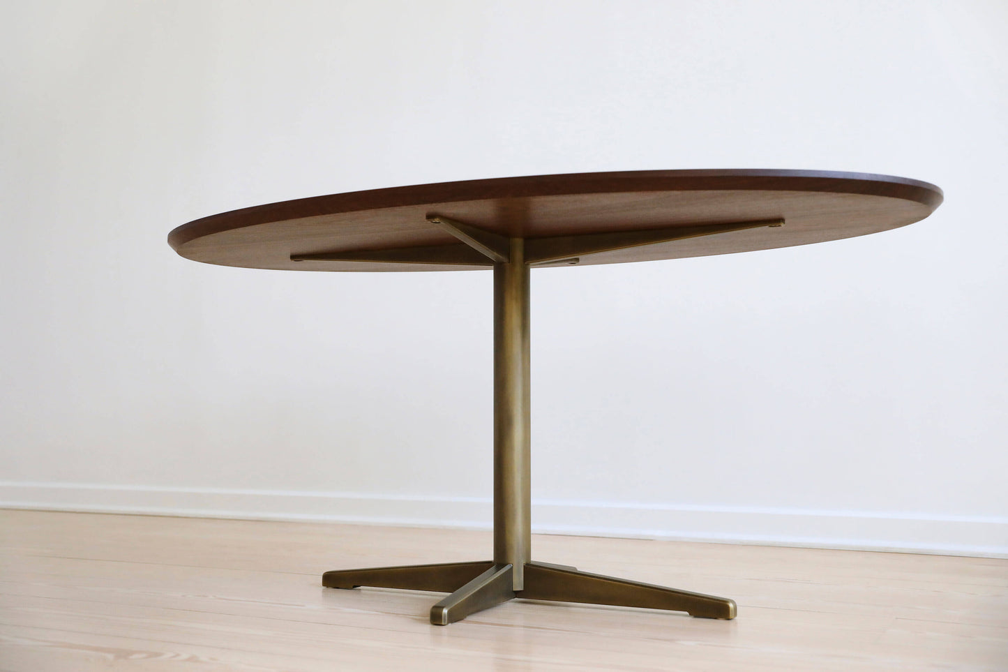 PILLAR DINING TABLE Pedestal