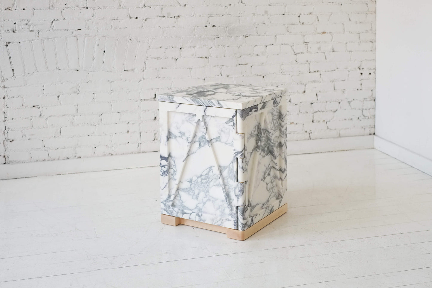 RELIEF STONE CABINET Single Door