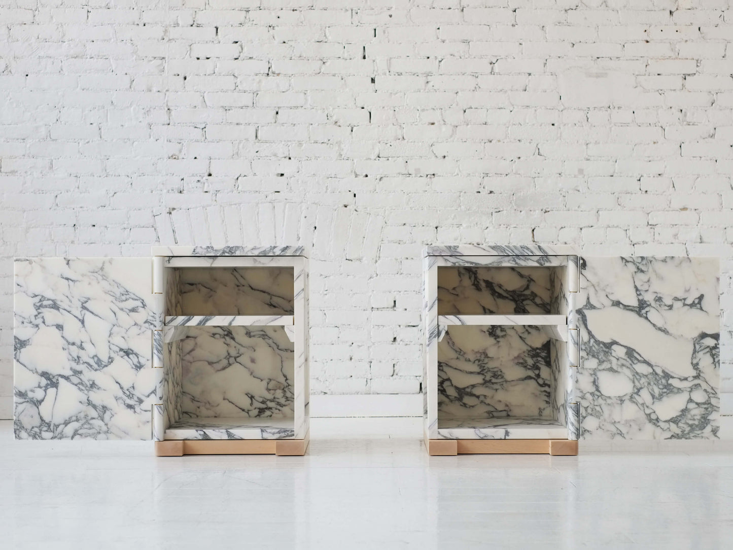 RELIEF STONE CABINET Single Door